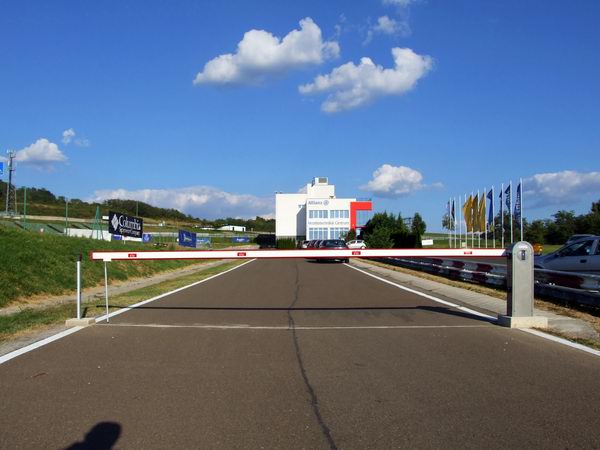 Ditec sorompó a Tanpálya Kft-nél Ditec sorompó a Tanpálya Kft-nél
