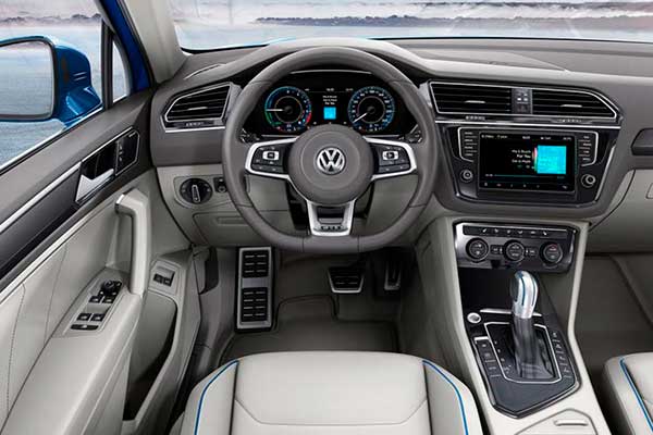 A Volkswagen Tiguan nyerte a „Design Trophy 2016” díjat: A vezetőülés A Volkswagen Tiguan nyerte a „Design Trophy 2016” díjat: A vezetőülés